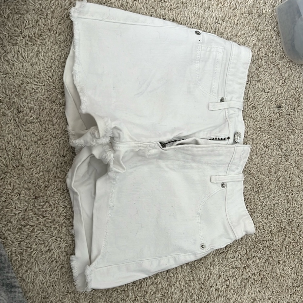 white strechy shorts